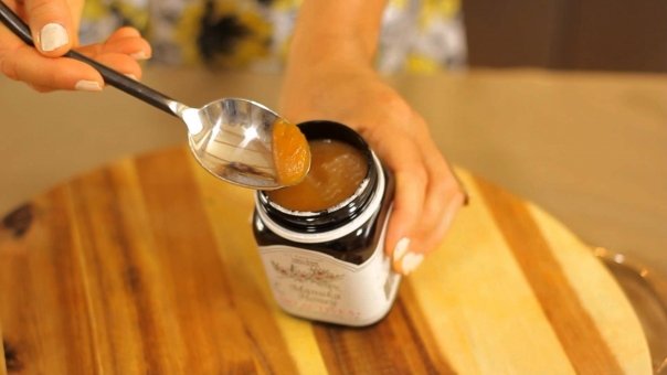 cu-cat-este-superioara-mierea-de-manuka
