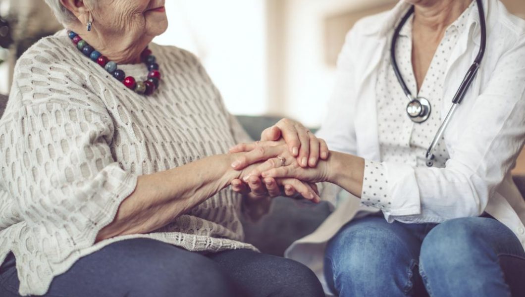 Femeile, mai expuse la Alzheimer decât bărbații