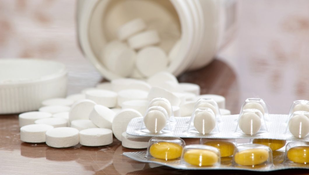 Paracetamol, medicamentul recomandat în primele faze ale coronavirusului: Cum se ia, reacții adverse, cine să îl evite