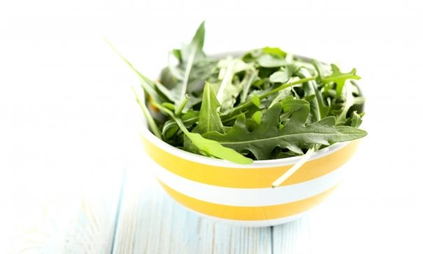 Salata care reduce tusea, intareste imunitatea si regleaza colesterolul