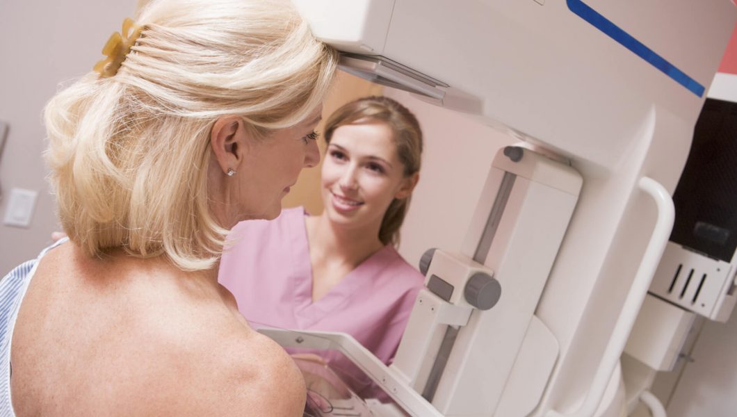 Tratamentul pentru menopauză crește riscul de cancer mamar