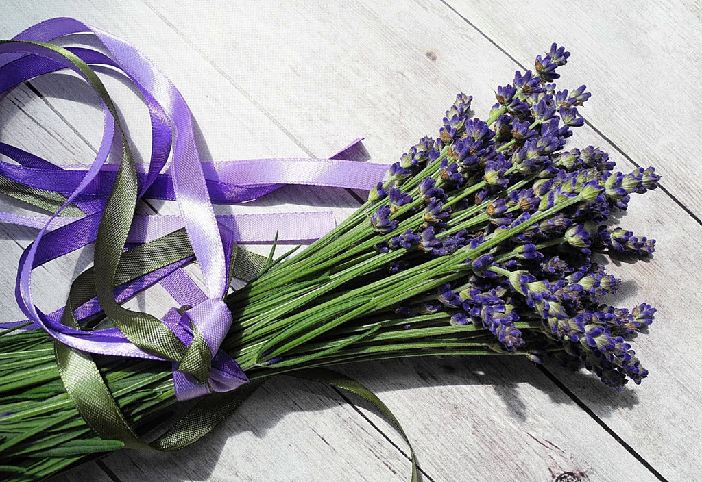 beneficii ulei esential de lavanda
