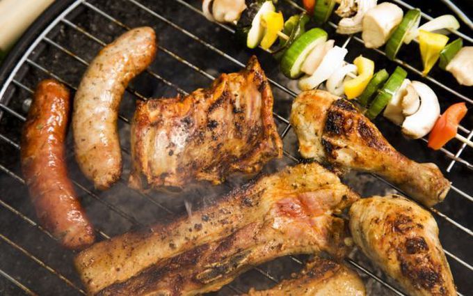 Ce poti pati daca gratarul pe care prepari carnea este murdar