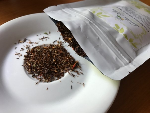Datorita continutului ridicat de antioxidanti, acest ceai echilibreaza tensiunea arteriala si colesterolul