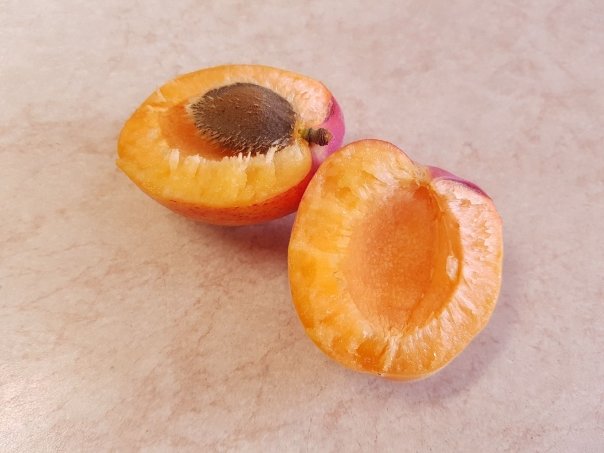 Sunt o sursa excelenta de vitamina A, o sursa bogata de vitamina C, fibre si potasiu